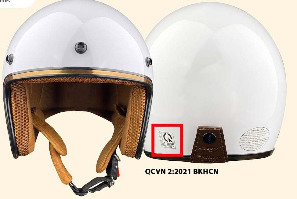 Tem mũ bảo hiểm đạt chuẩn